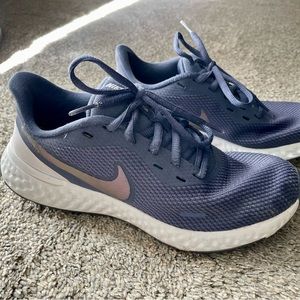 Women’s Nike shoes